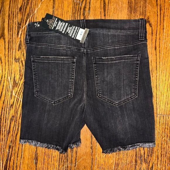 New Liverpool Shorts - Picture 2 of 6